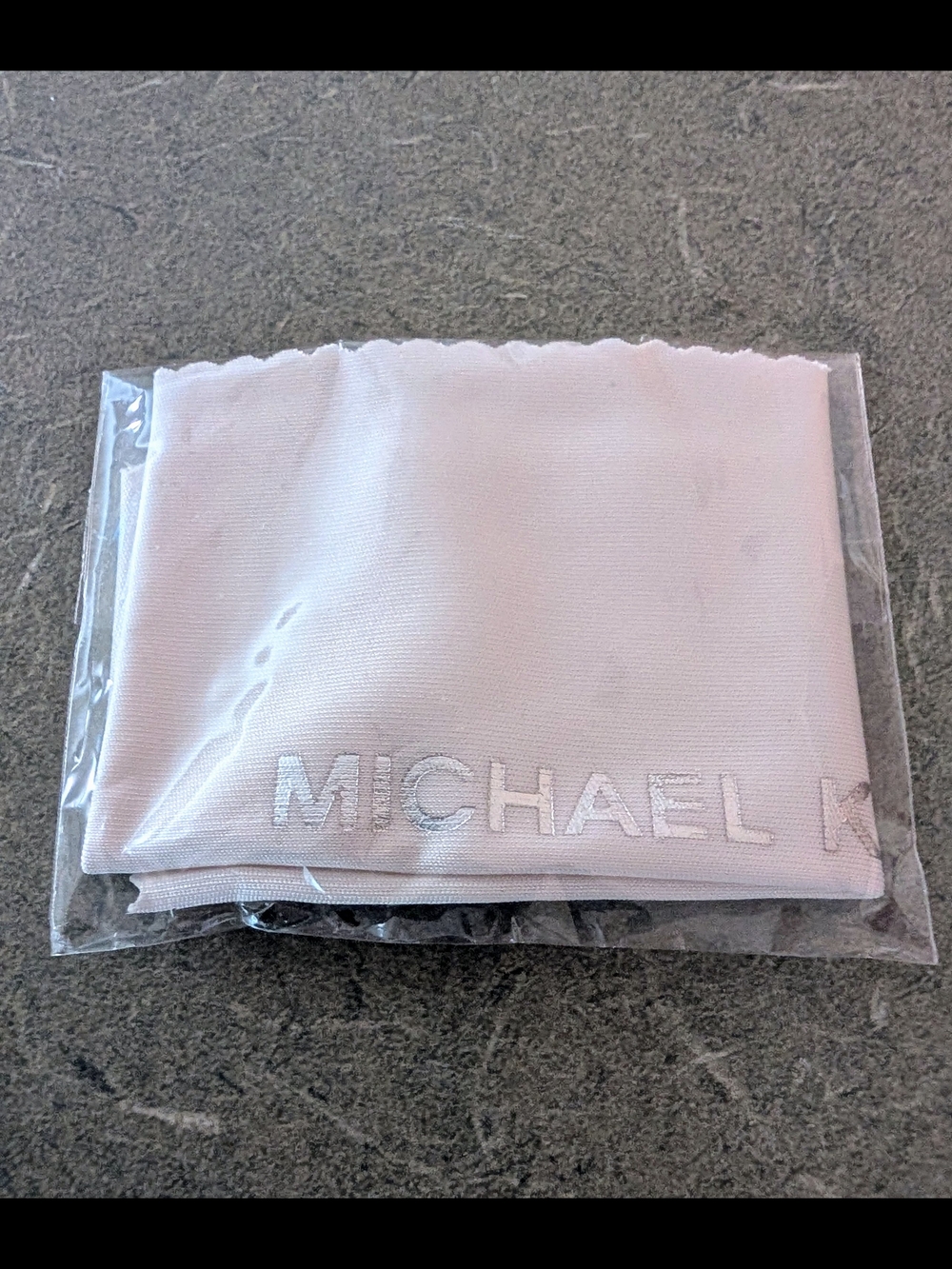 MAKE AN OFFER!  Michael Kors Eye Glass Lens Cleaning Cloth New In Factory Wrap